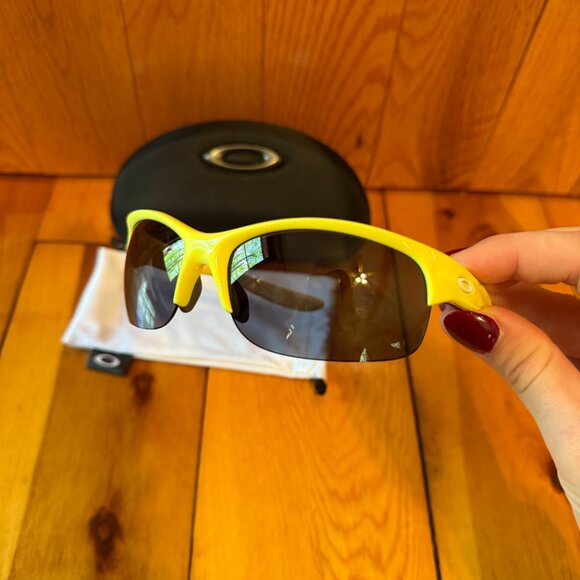 Oakley Yellow and Black Sunglasses - Picture 4 of 11